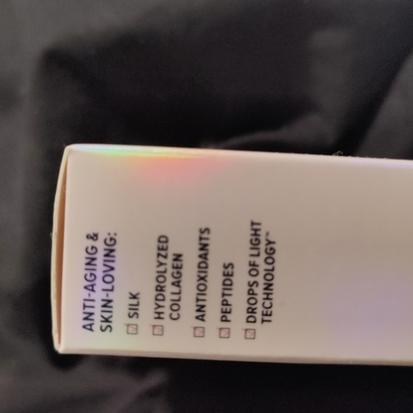 It Bye Bye pores illumination poreleas pressed powder - Picture 8 of 8